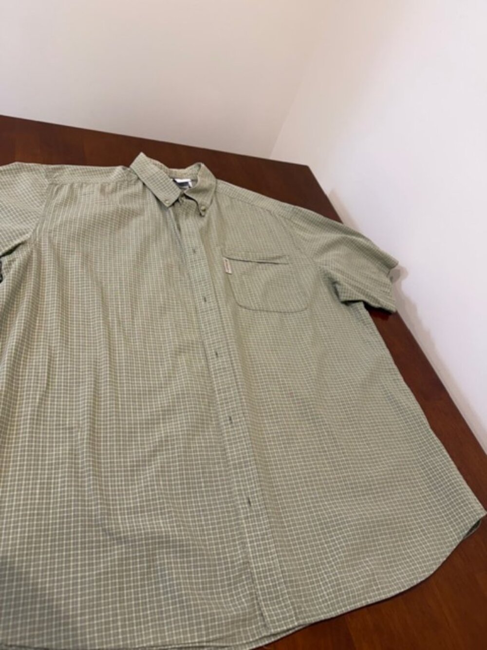 Columbia Men’s Green Button-Down Shirt Size M
